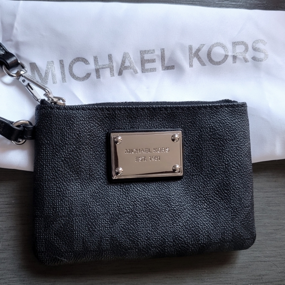 Michael Kors jet set travel wristlet